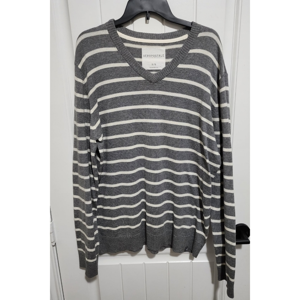 Aeropostale mens pull over v neck sweater XL gray and white stripes